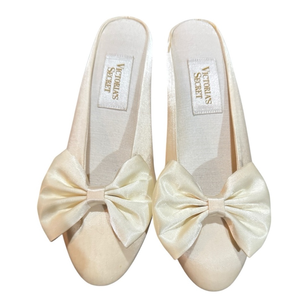 VINTAGE Victoria Secret Slip On Sandals 6 Cream Satin Bow Slide Indoor Sleepwear